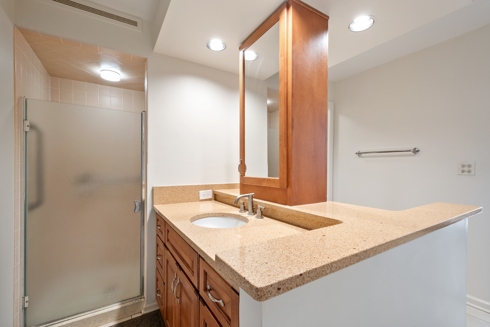 22 Park Lane 204 Property Photo 18