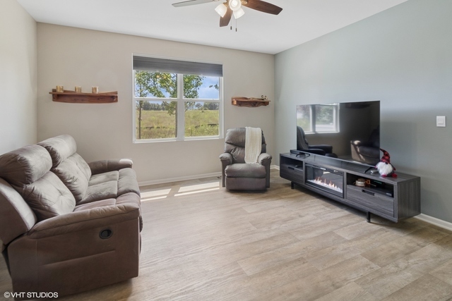 6813 Cobble Springs Lane Property Photo 9