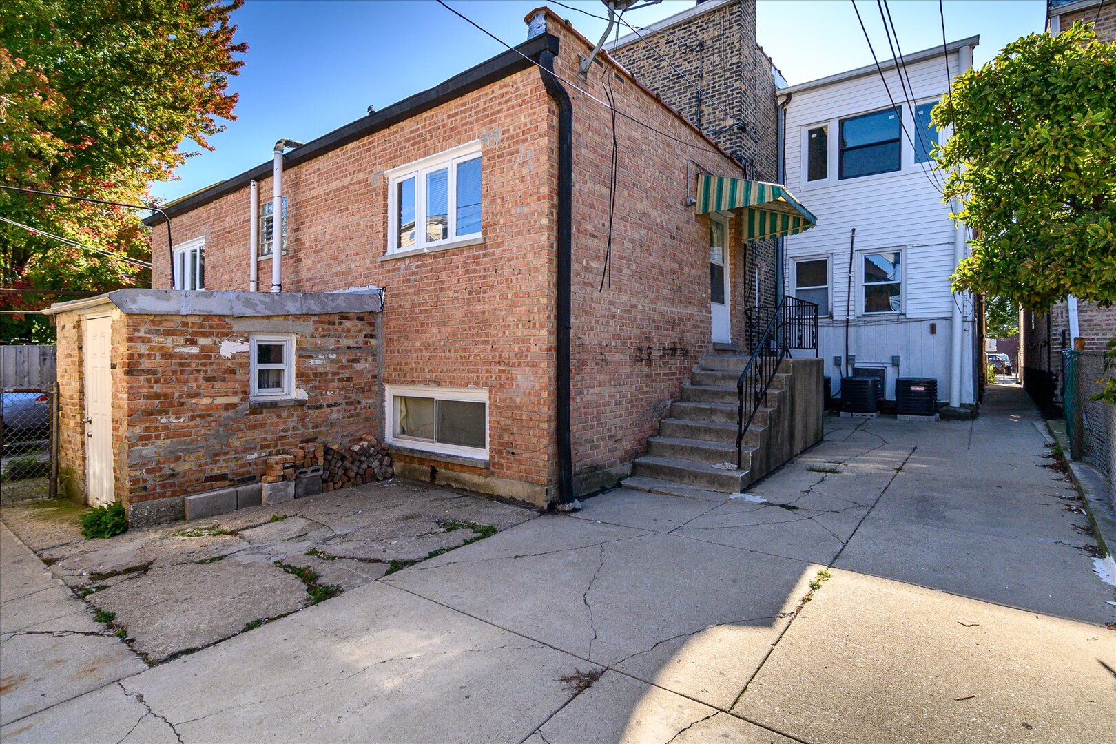 646 W 35th Street Property Photo 19