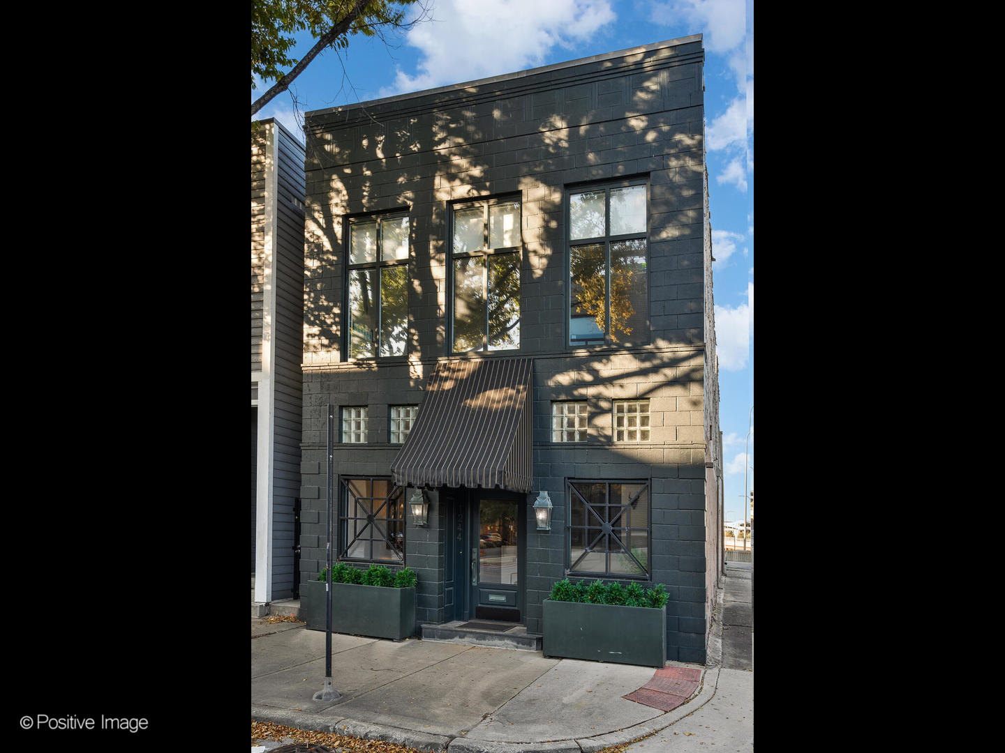 1244 W Chicago Avenue Property Photo 1