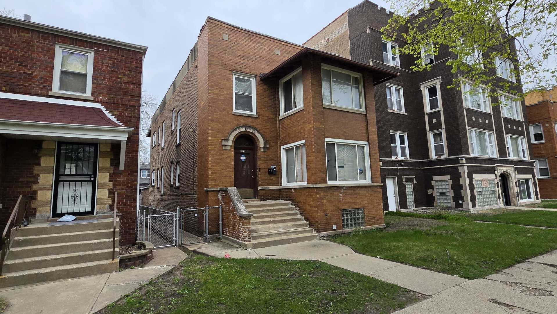 8215 S Eberhart Avenue Property Photo 3
