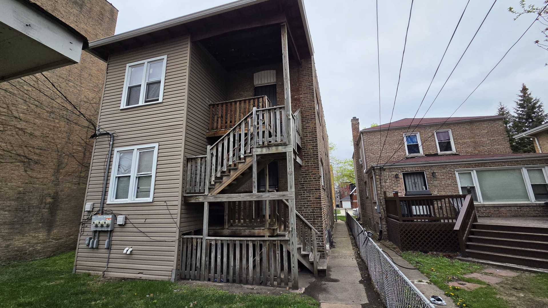 8215 S Eberhart Avenue Property Photo 5