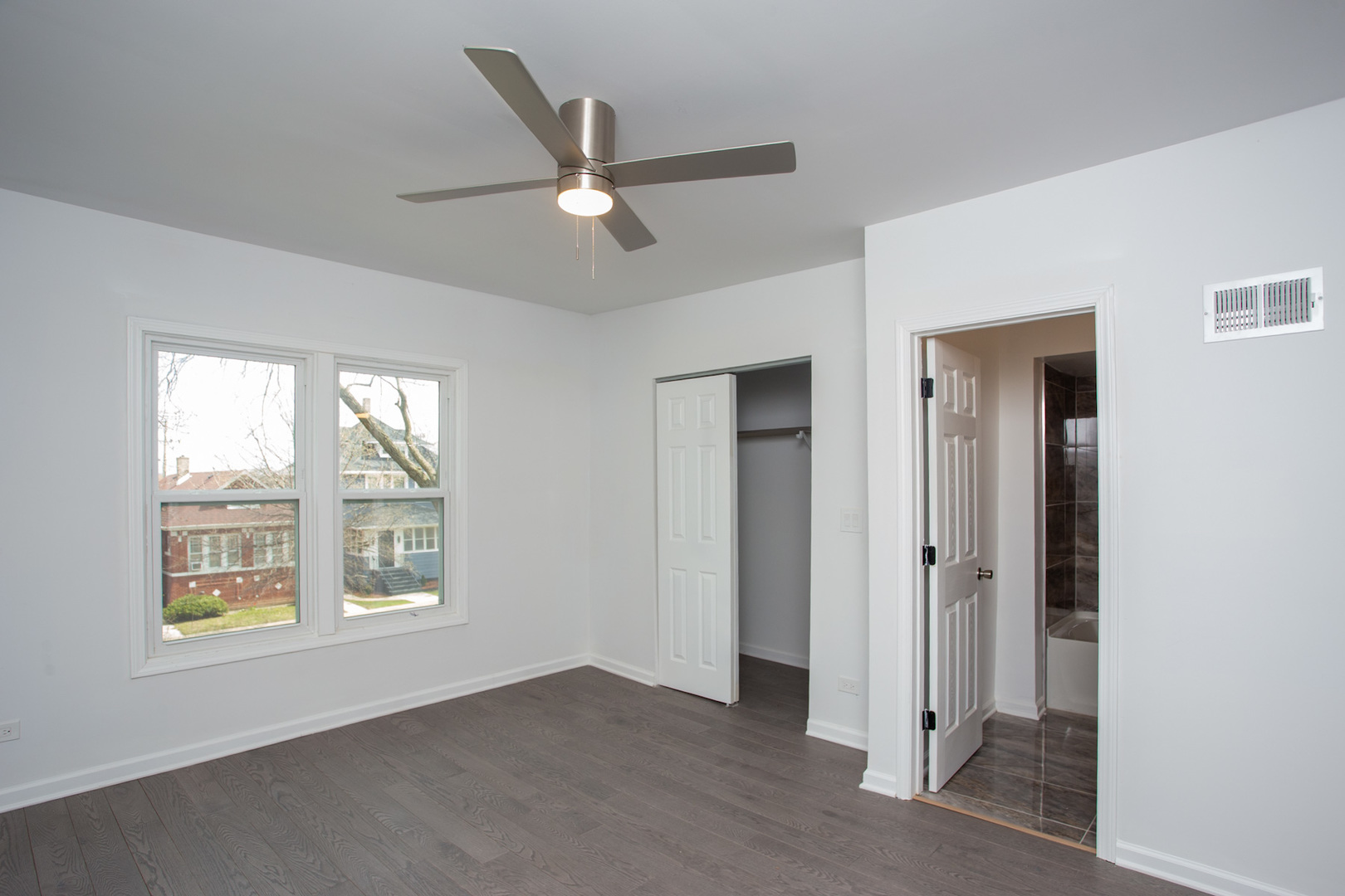 8810 S Morgan Street Property Photo 7