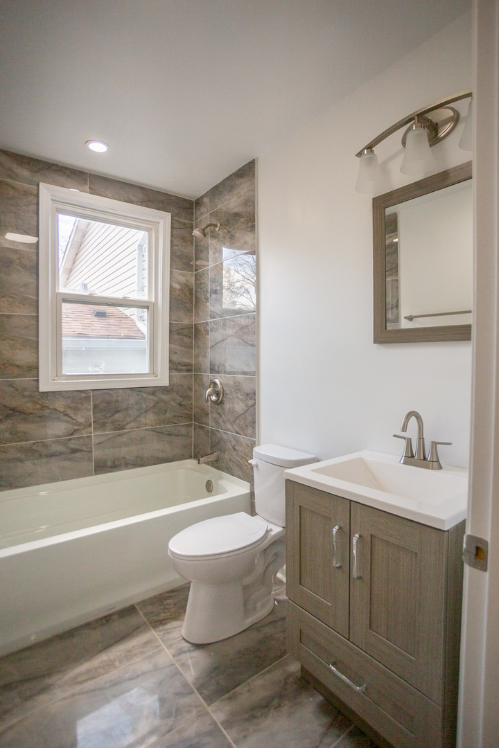 8810 S Morgan Street Property Photo 12