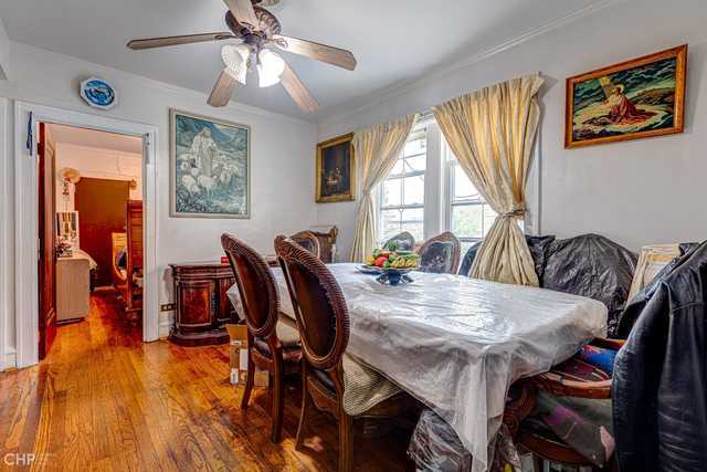 2832 N Mozart Street Property Photo 11