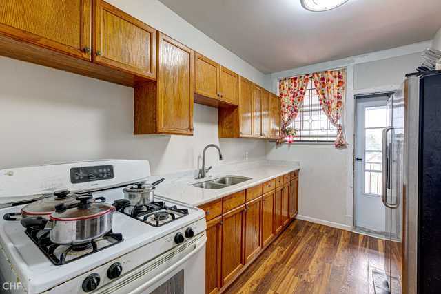 2832 N Mozart Street Property Photo 15