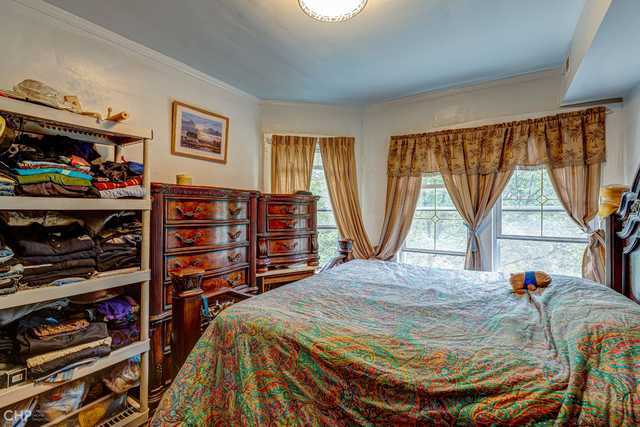 2832 N Mozart Street Property Photo 17
