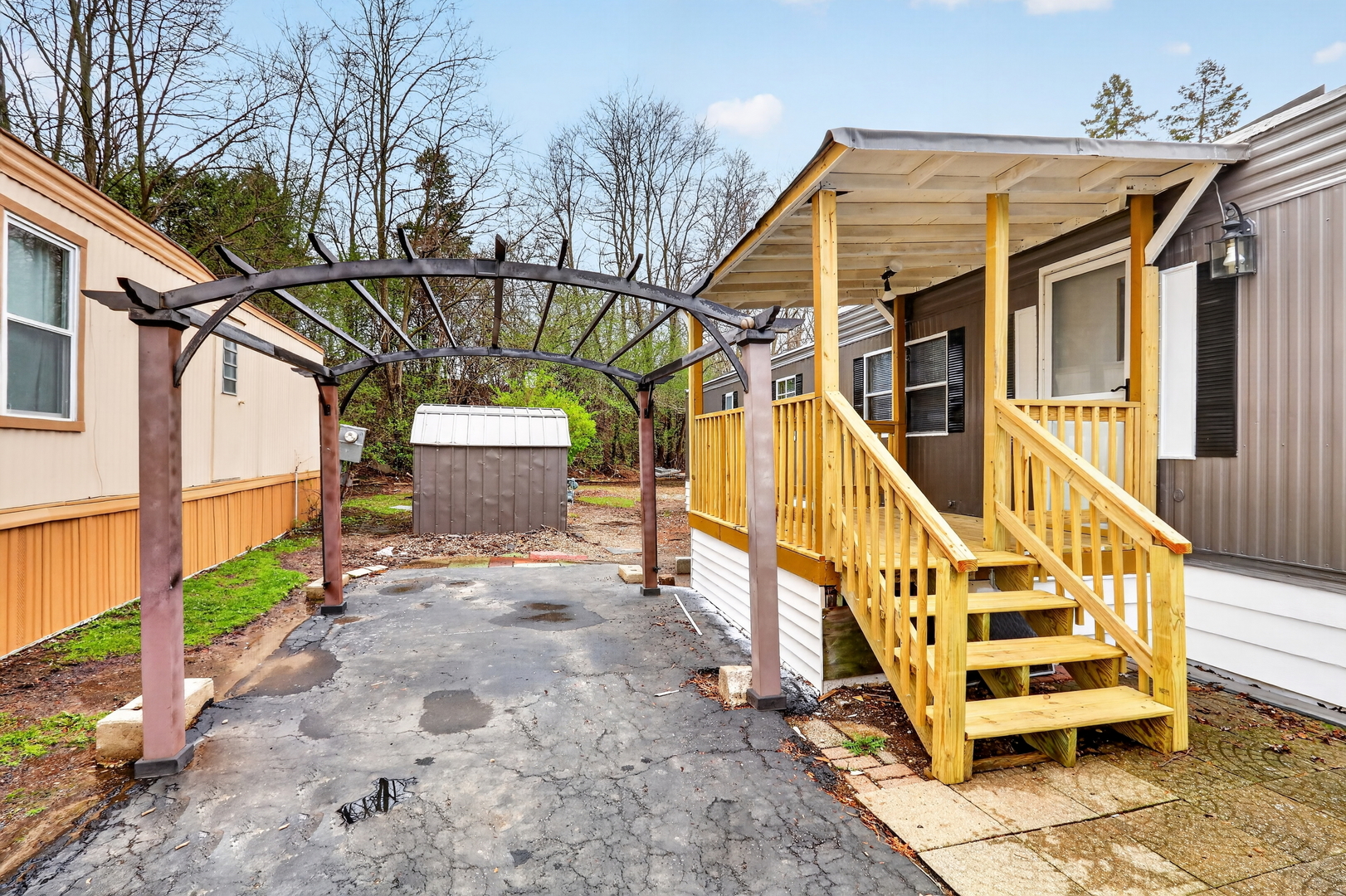 917 Lunga Drive Property Photo 2