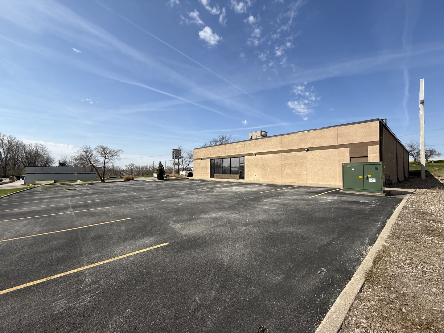 110 E 50th Street Property Photo 5