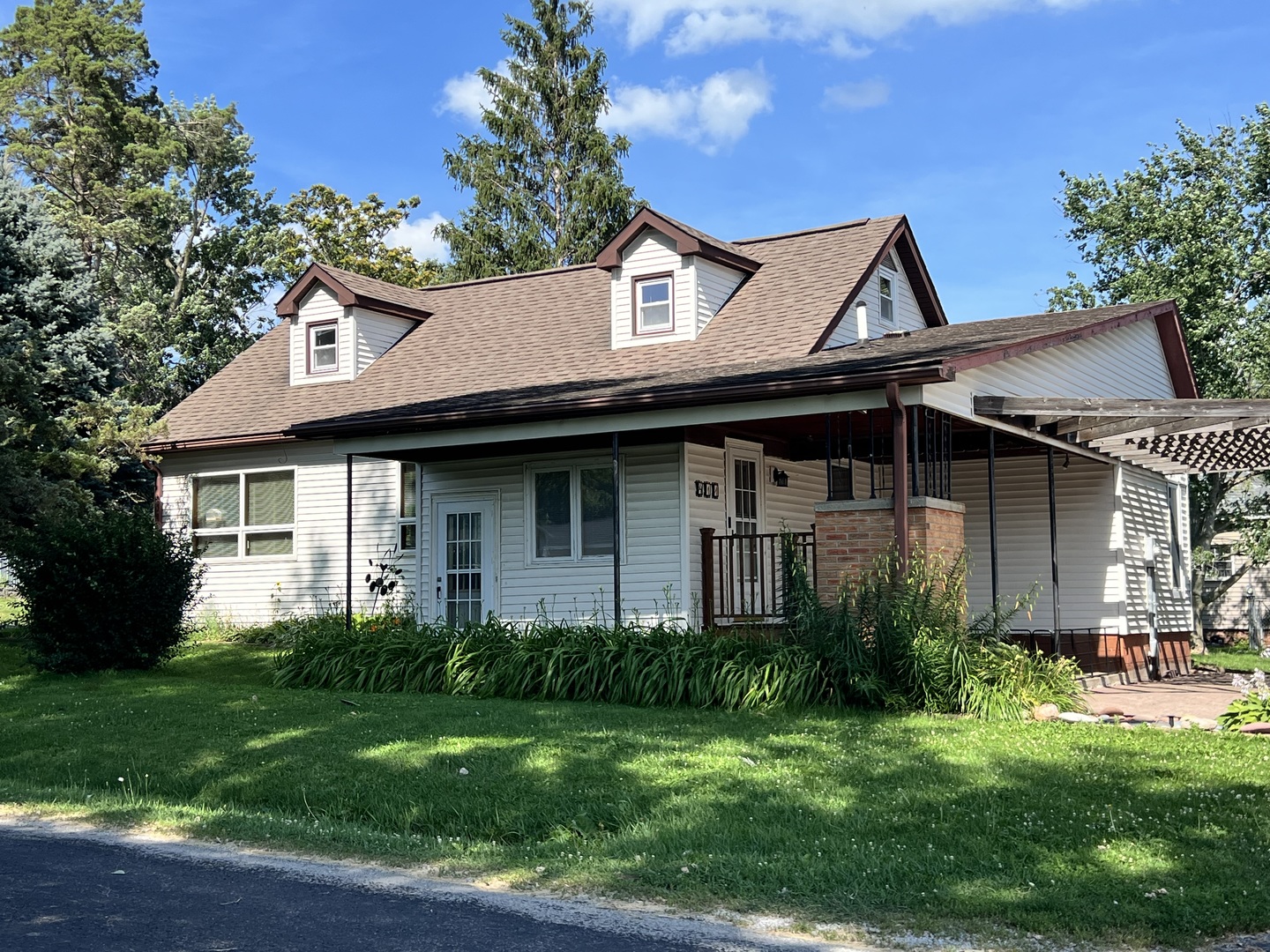 411 3rd Street Property Photo 3