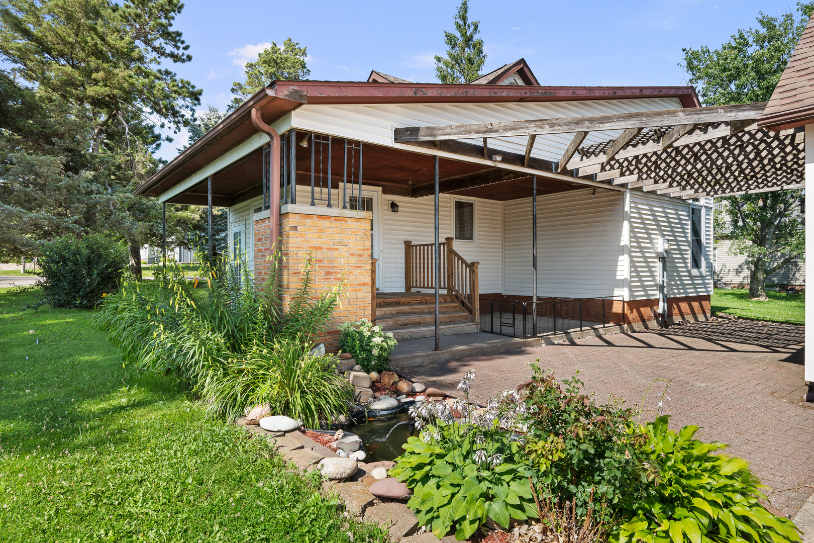 411 3rd Street Property Photo 4