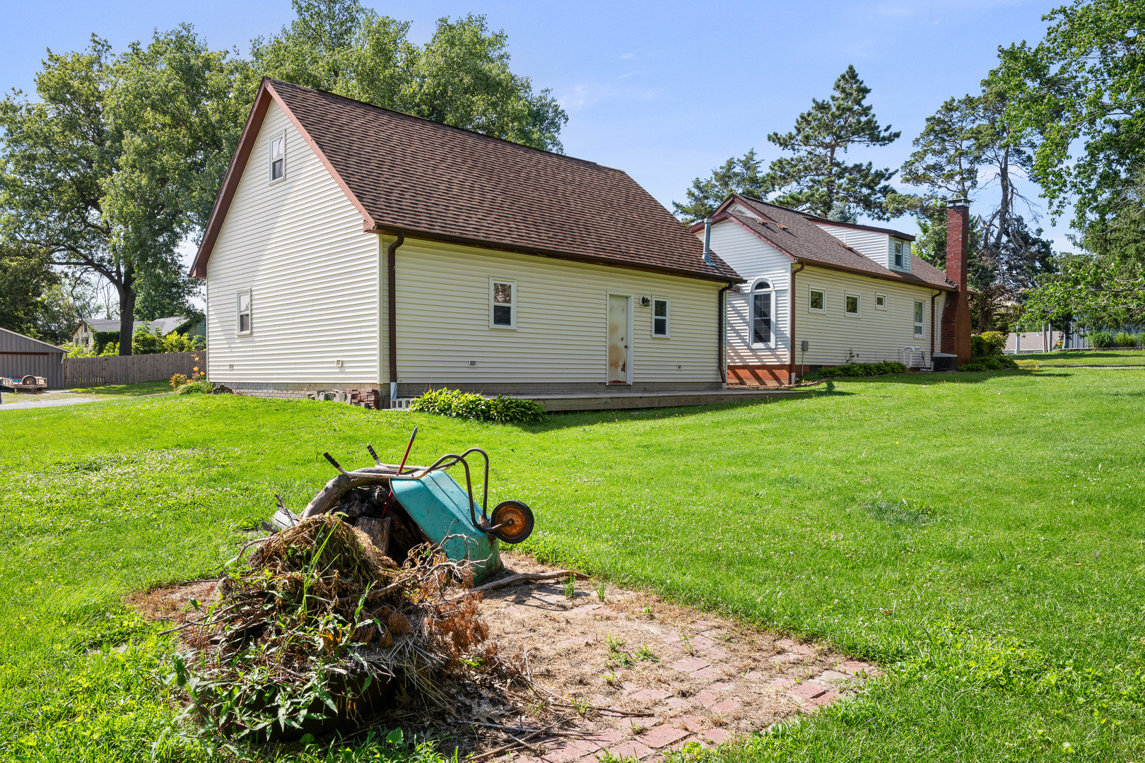 411 3rd Street Property Photo 7