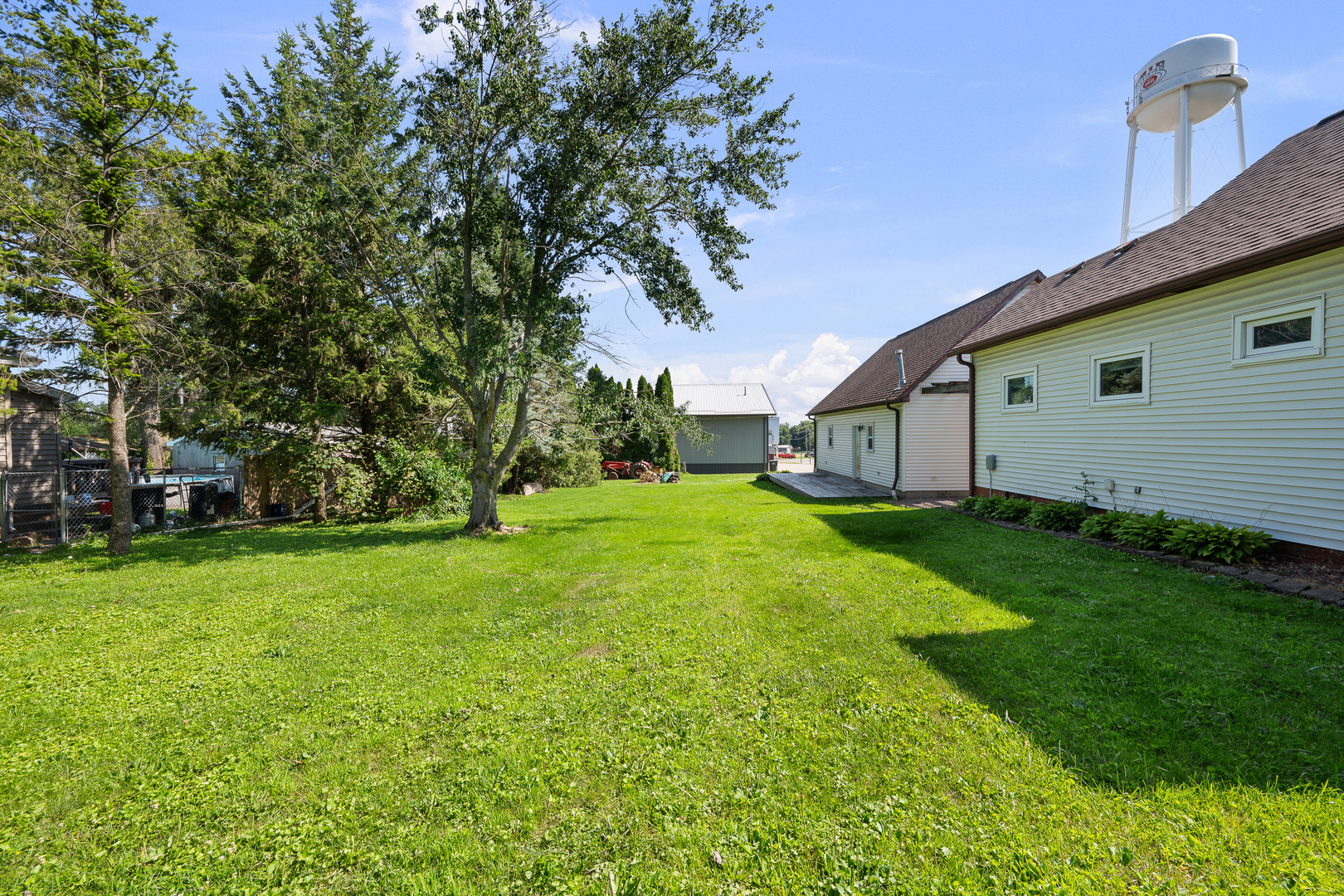 411 3rd Street Property Photo 8