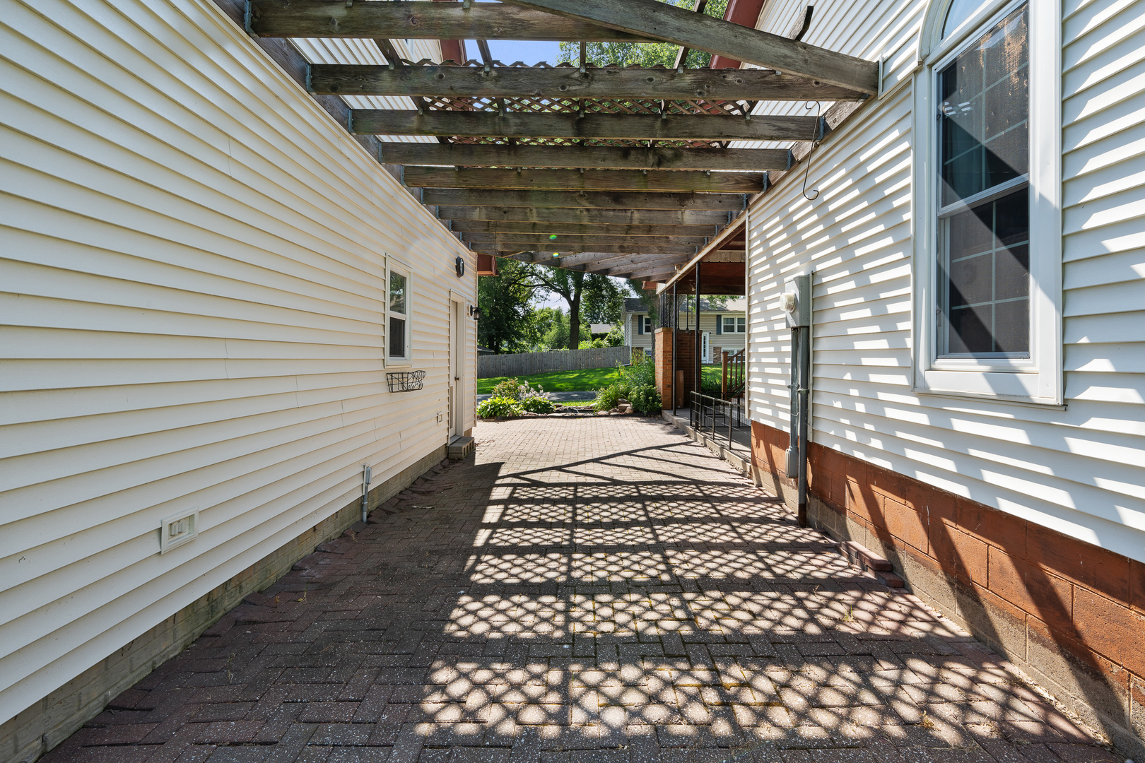 411 3rd Street Property Photo 11