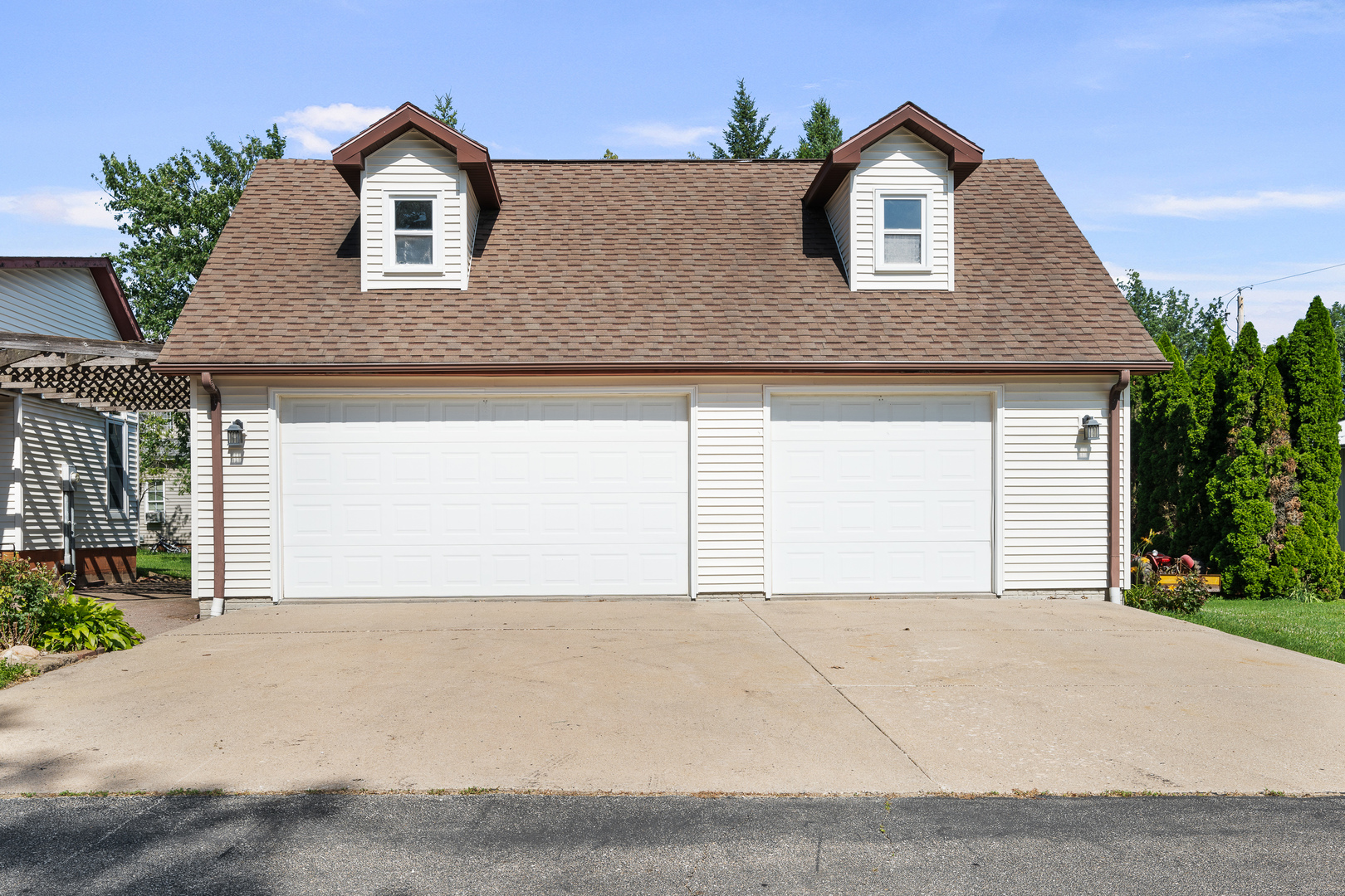 411 3rd Street Property Photo 41