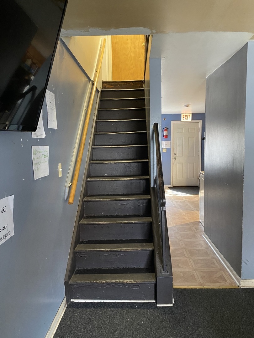 547 W 69th Street Property Photo 4