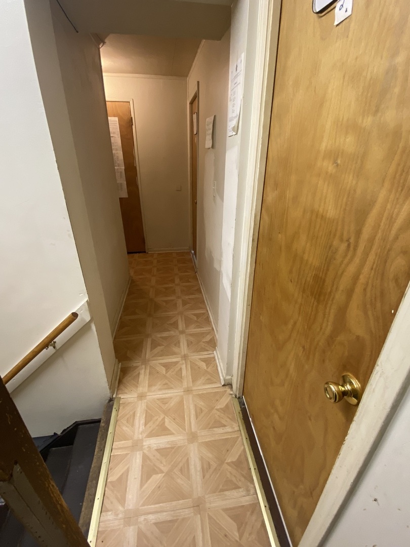 547 W 69th Street Property Photo 6