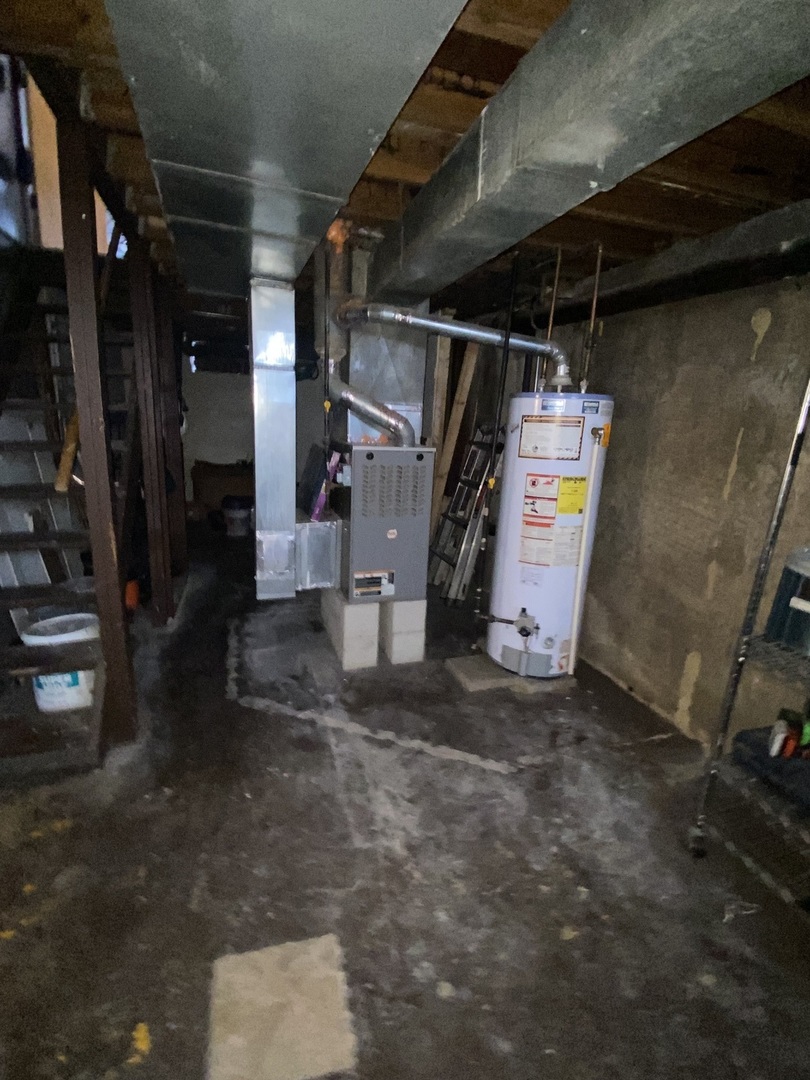 547 W 69th Street Property Photo 8