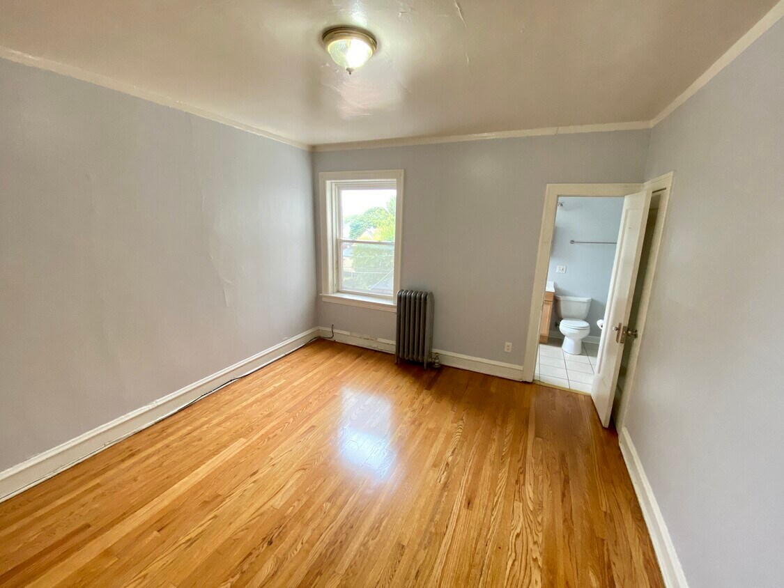 7931 S Manistee Avenue Property Photo 9