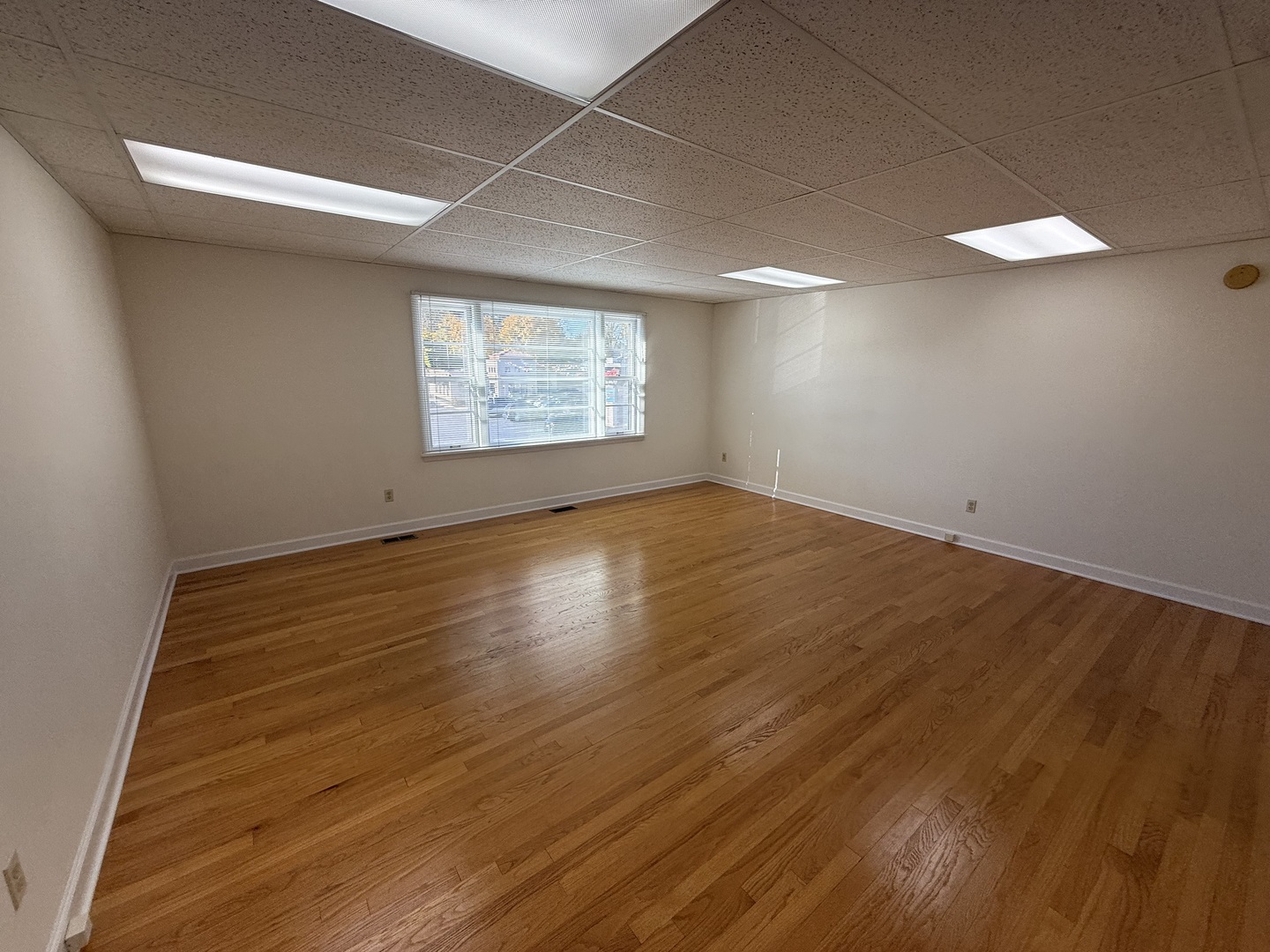 426 S Milwaukee Avenue Property Photo 15