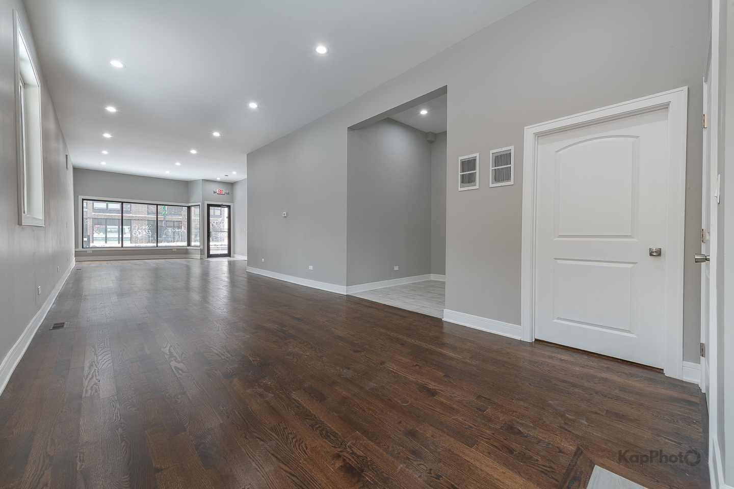 3044 W Irving Park Road Property Photo 9