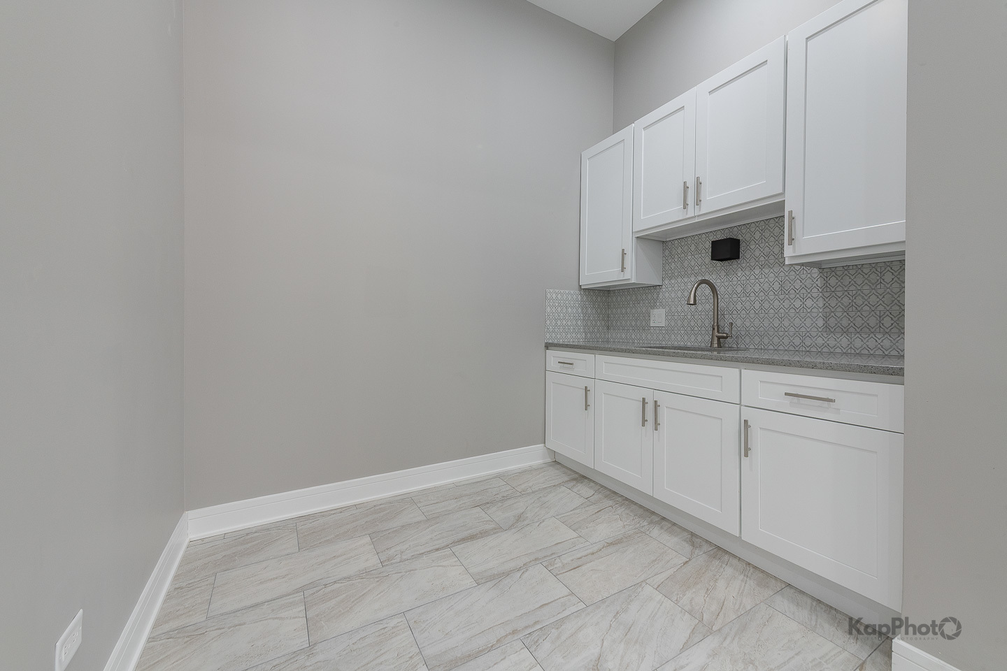 3044 W Irving Park Road Property Photo 10