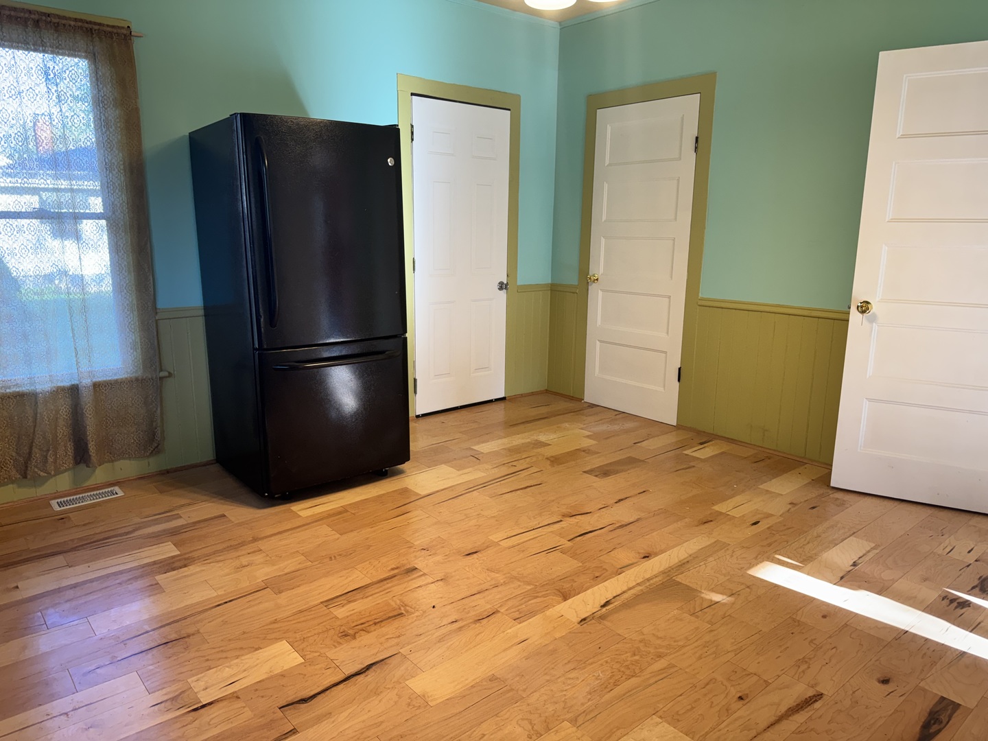 410 3rd Street Property Photo 10