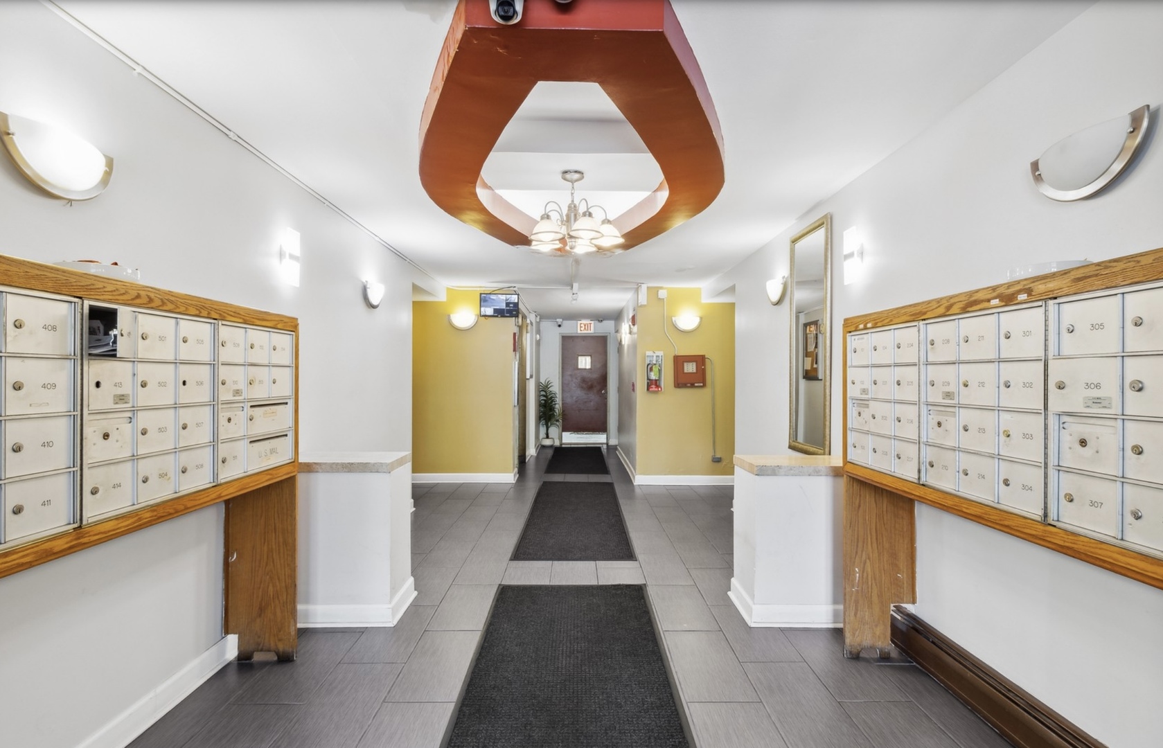 7854 S South Shore Drive 405 Property Photo 4