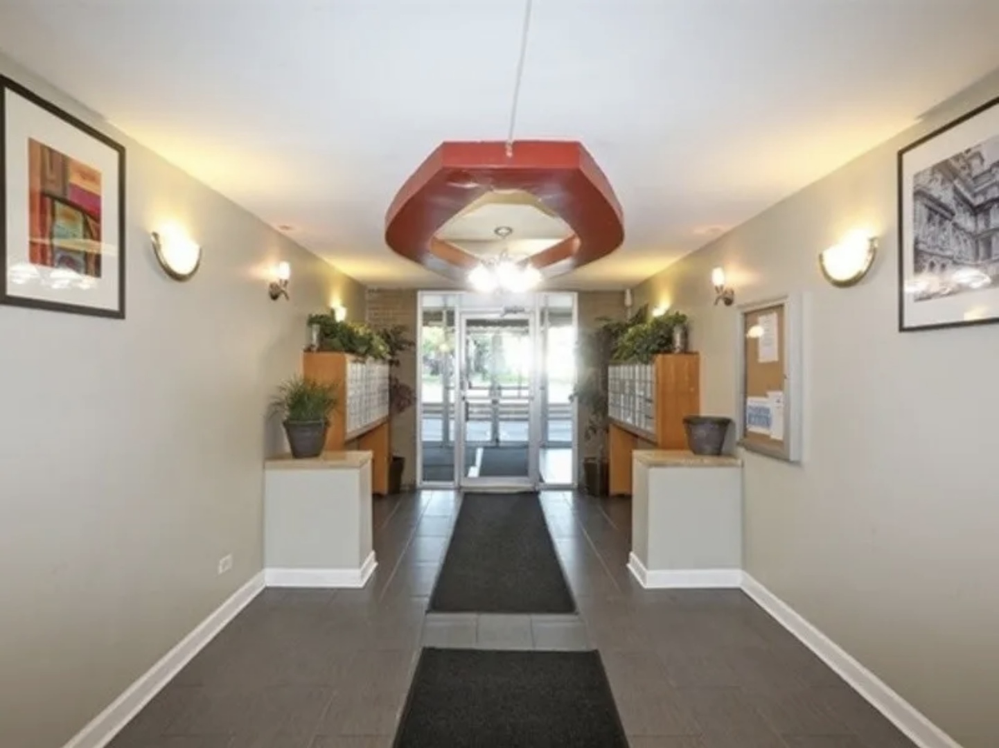 7854 S South Shore Drive 405 Property Photo 5
