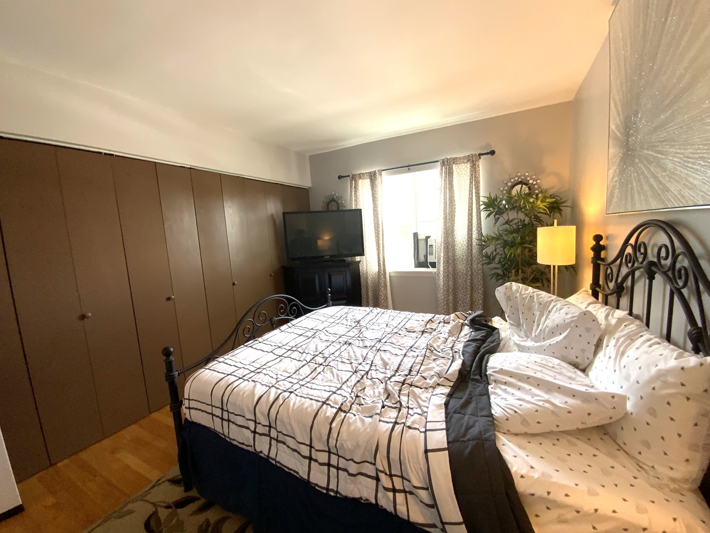 7854 S South Shore Drive 405 Property Photo 14