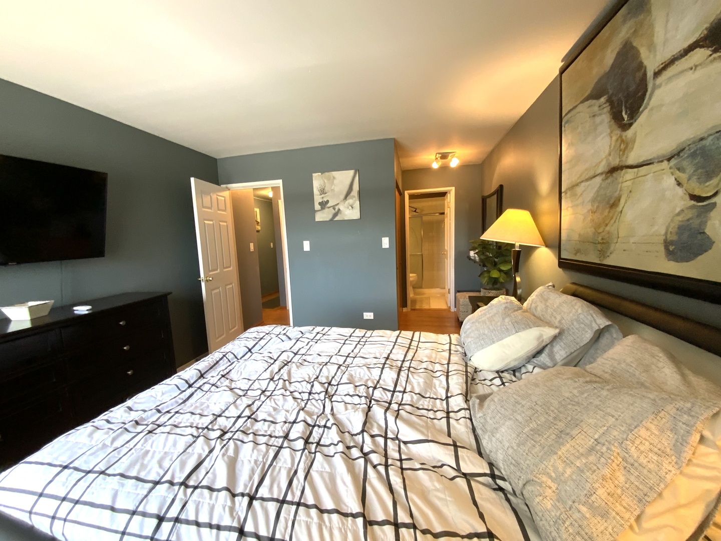 7854 S South Shore Drive 405 Property Photo 17