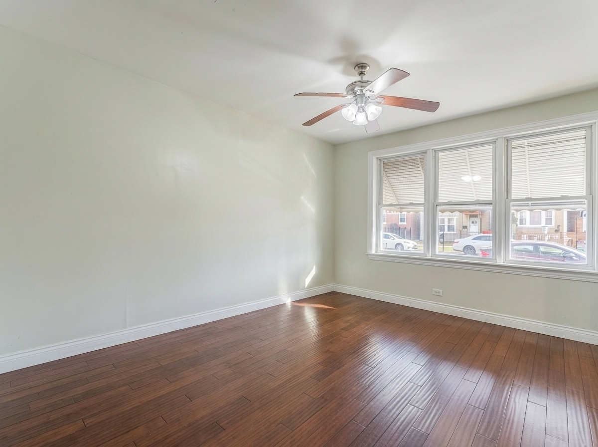 2849 S Kolin Avenue Property Photo 4