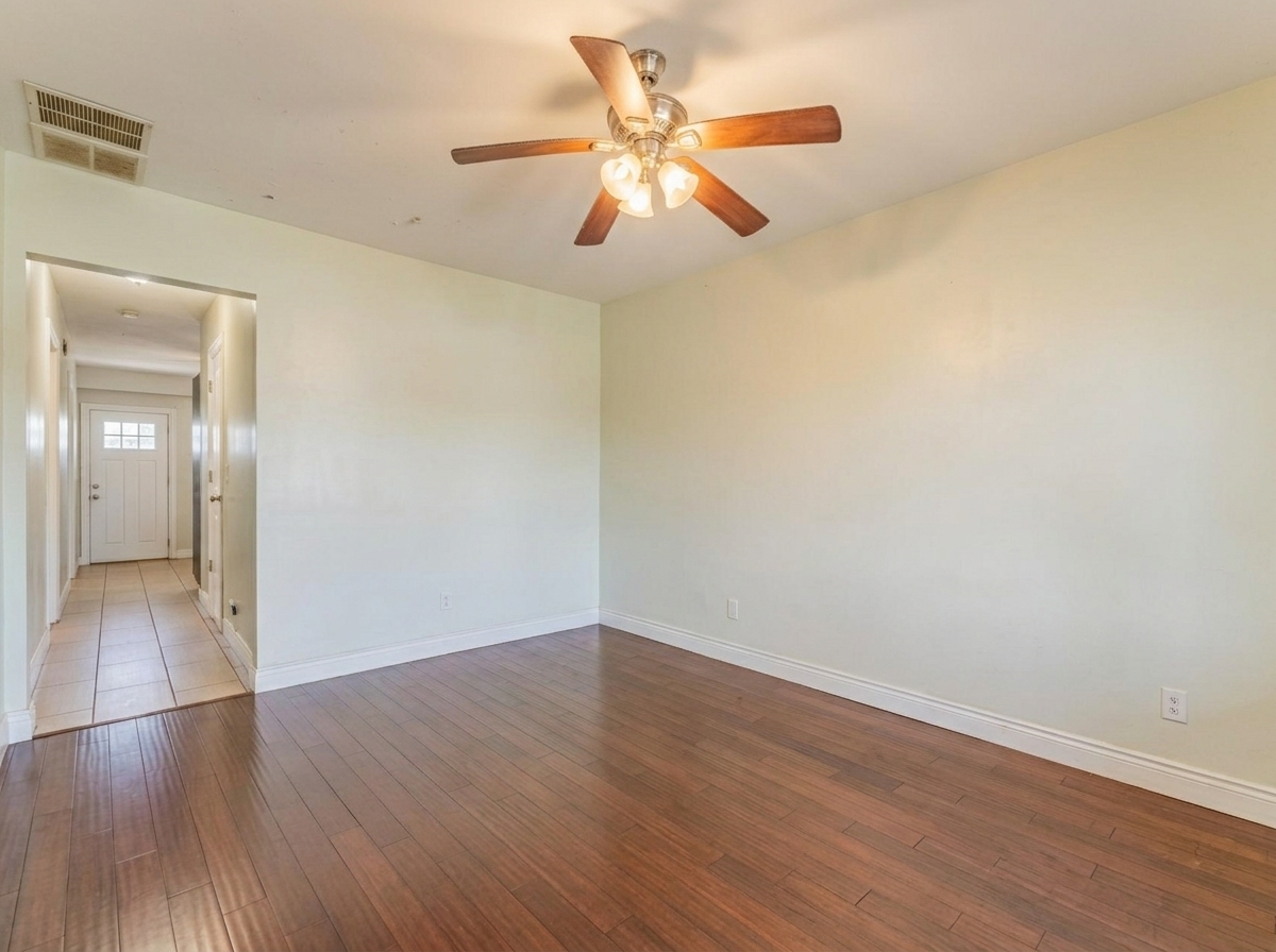 2849 S Kolin Avenue Property Photo 6