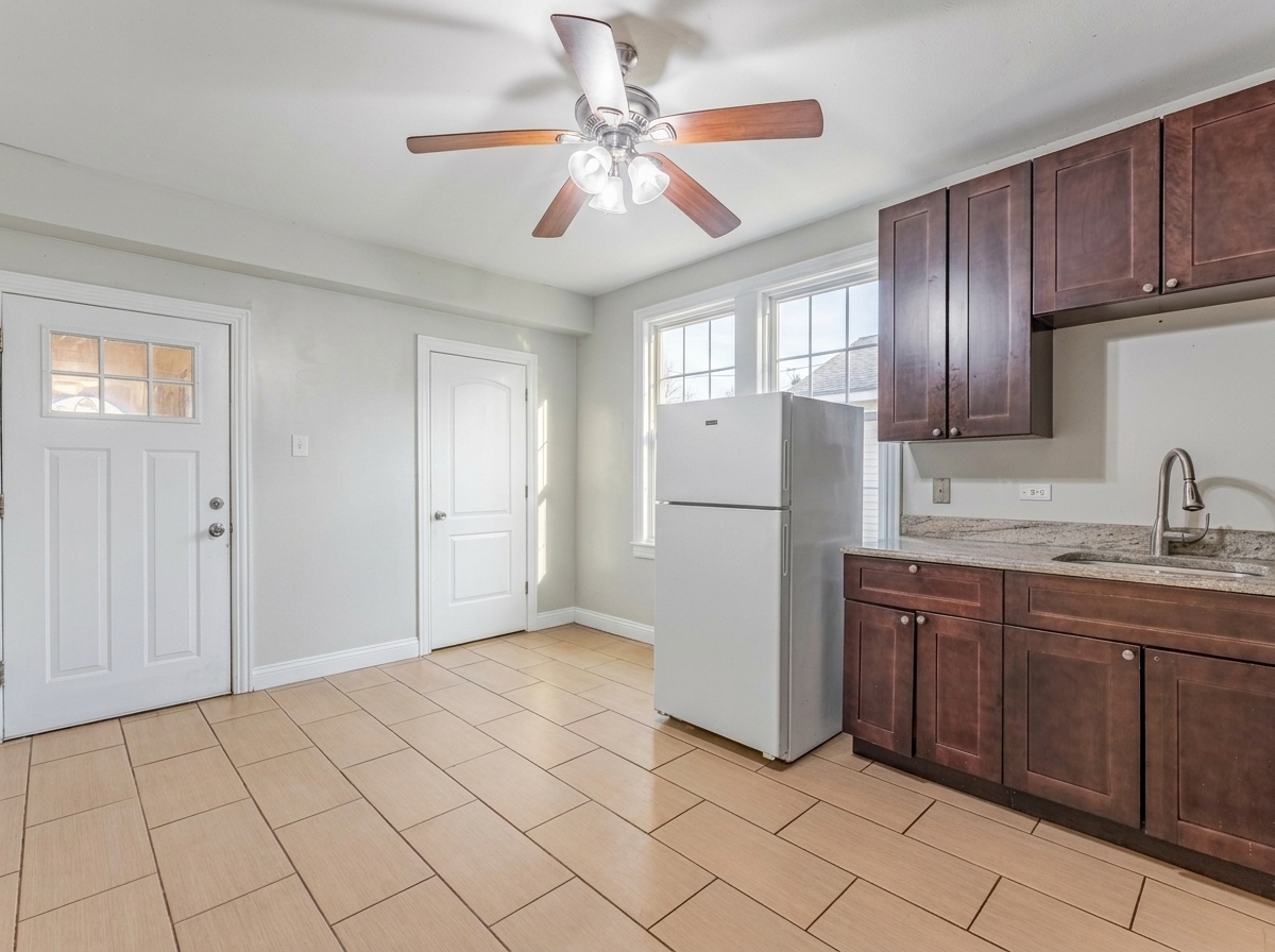 2849 S Kolin Avenue Property Photo 10