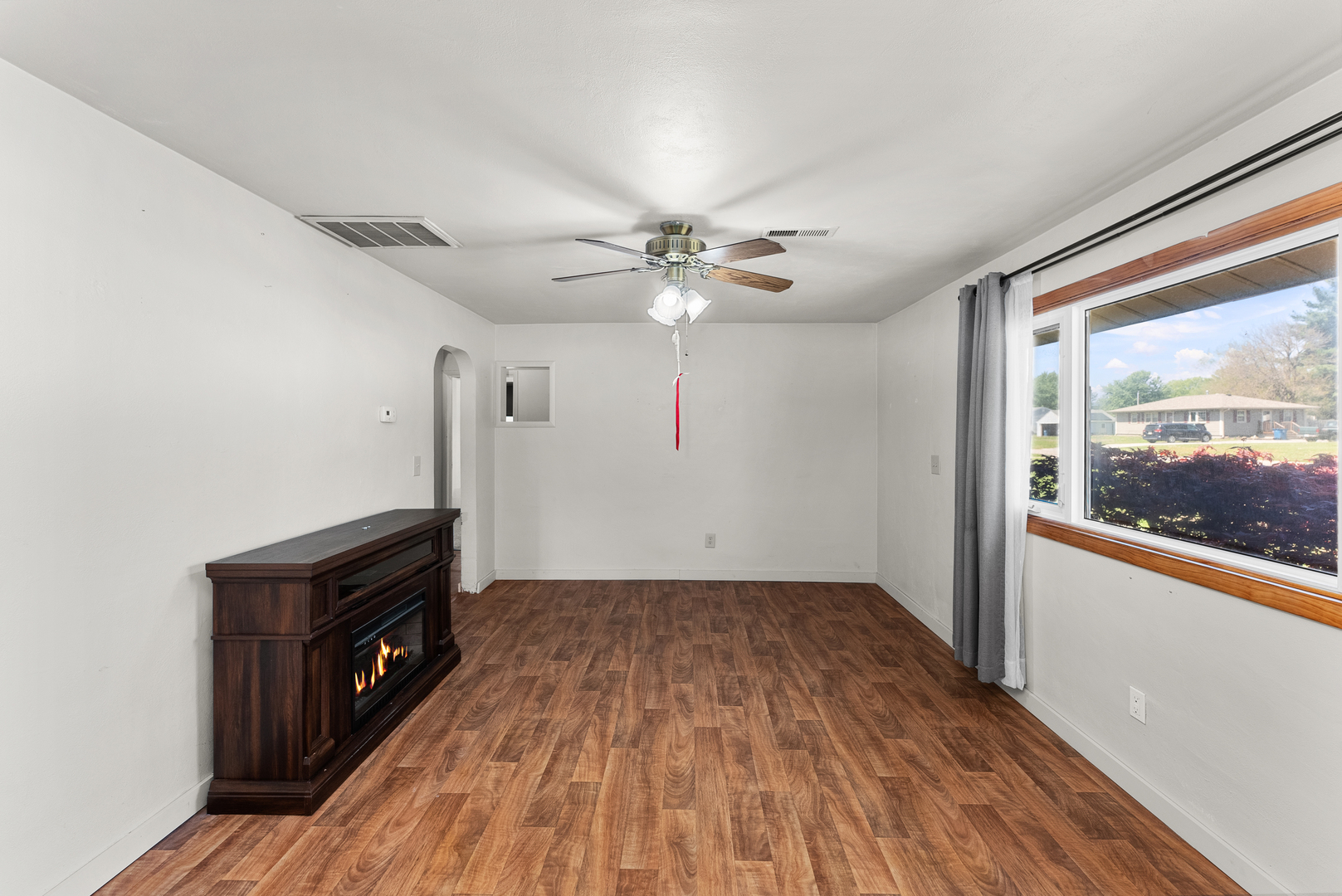 3906 Morton Drive Property Photo 6