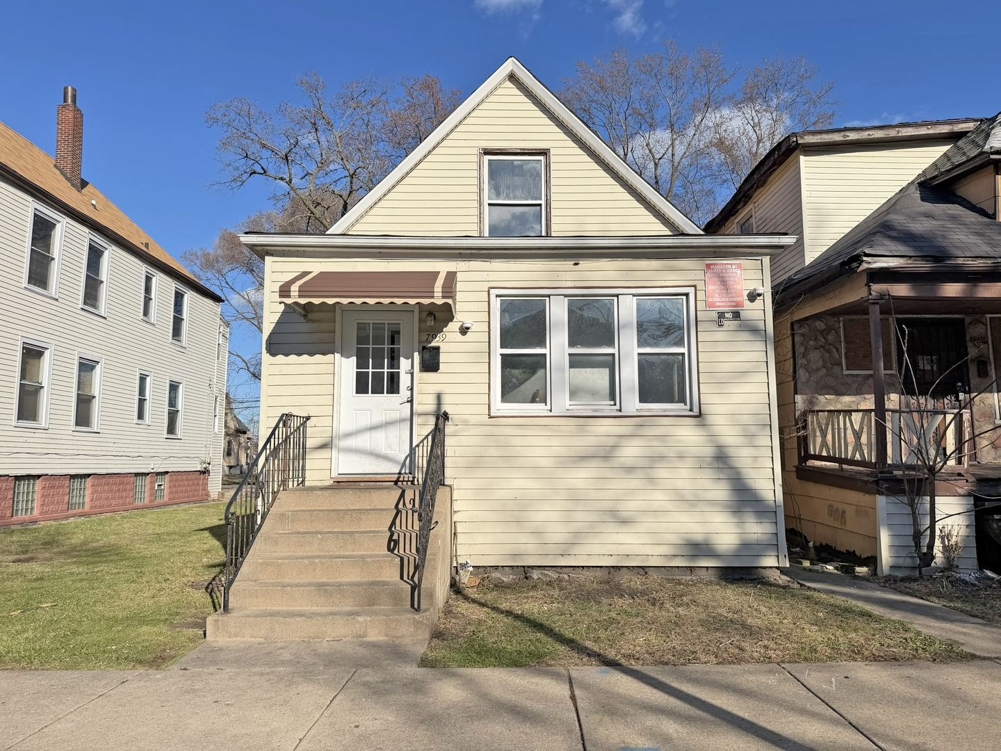 7939 S Escanaba Avenue Property Photo 1