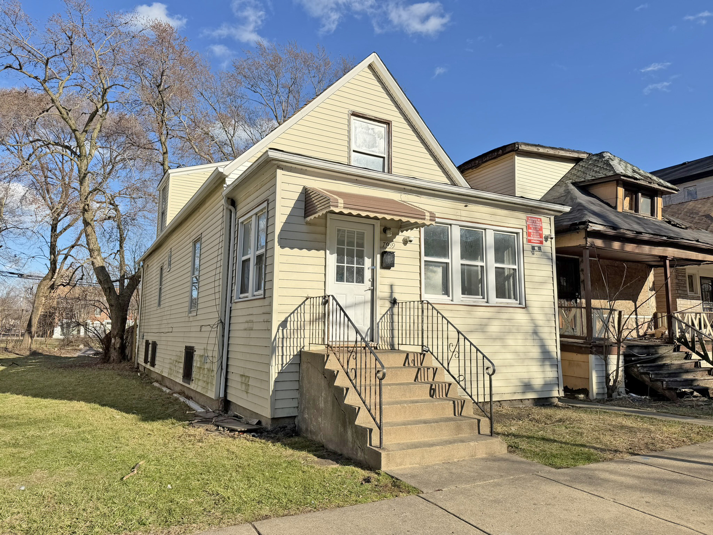 7939 S Escanaba Avenue Property Photo 2