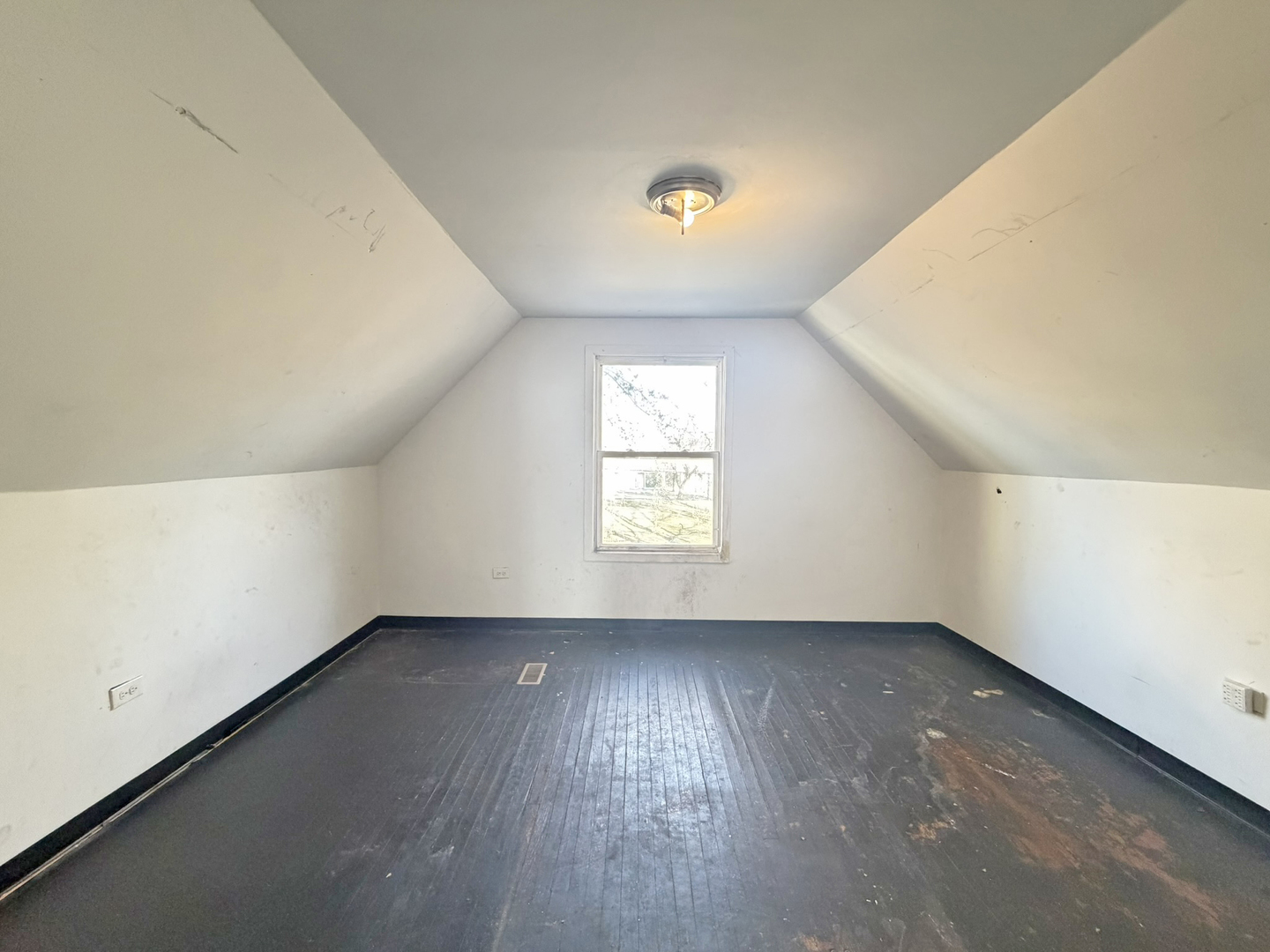 7939 S Escanaba Avenue Property Photo 17