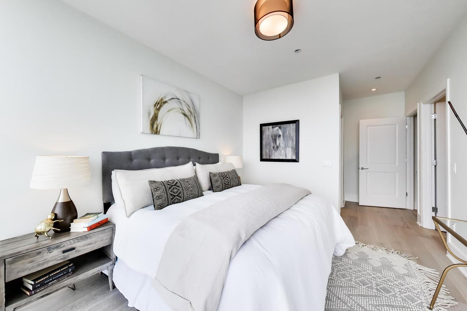 363 E Wacker Drive 5105 Property Photo 13