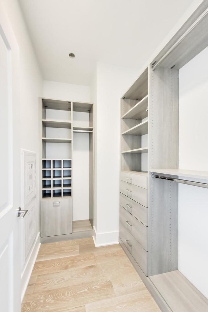 363 E Wacker Drive 5105 Property Photo 14