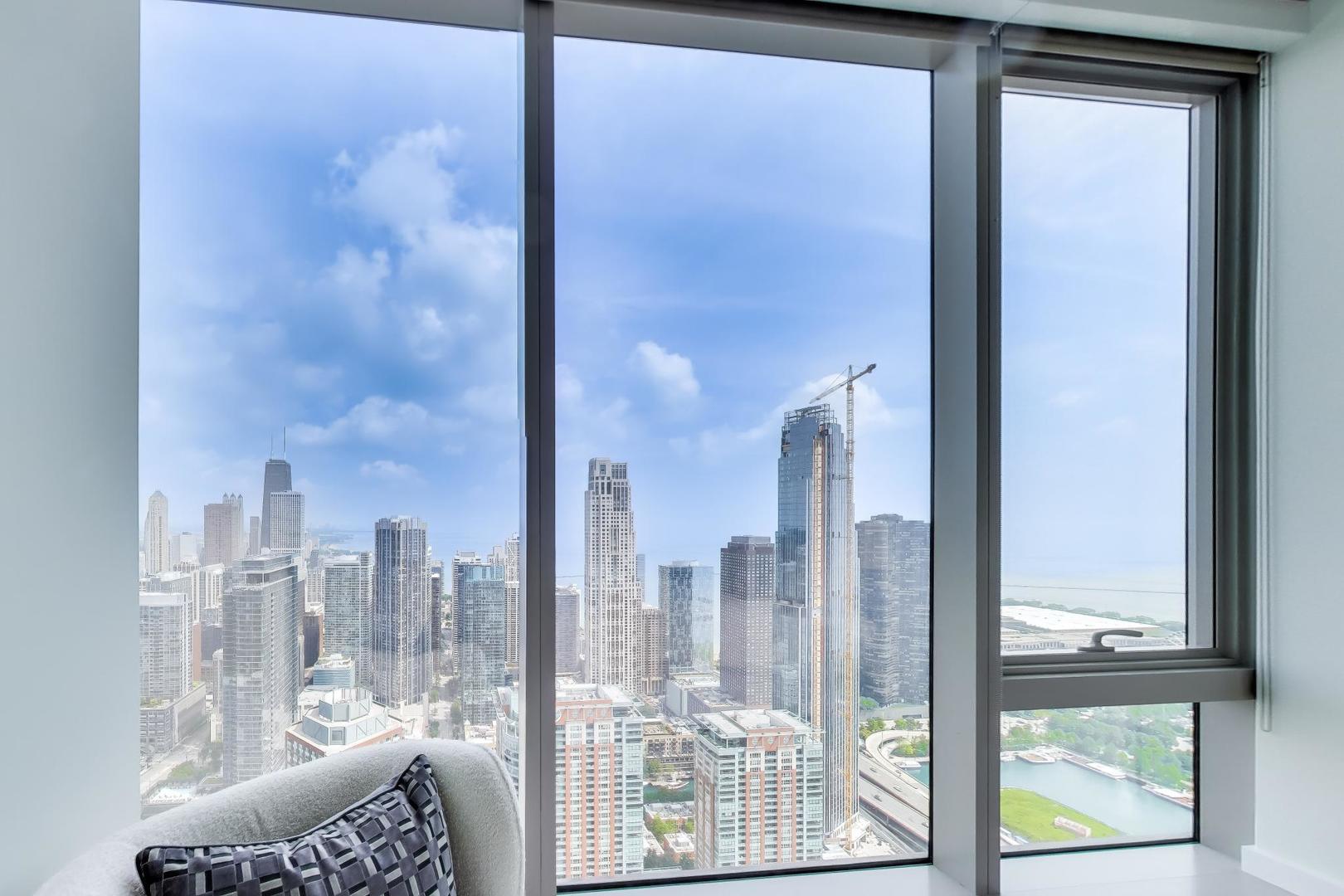 363 E Wacker Drive 5105 Property Photo 25