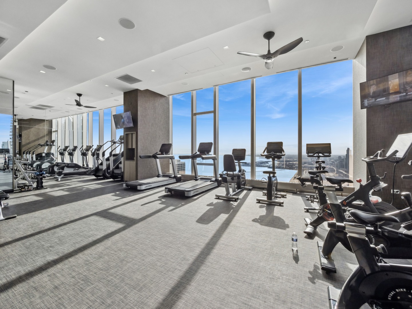 363 E Wacker Drive 5105 Property Photo 42