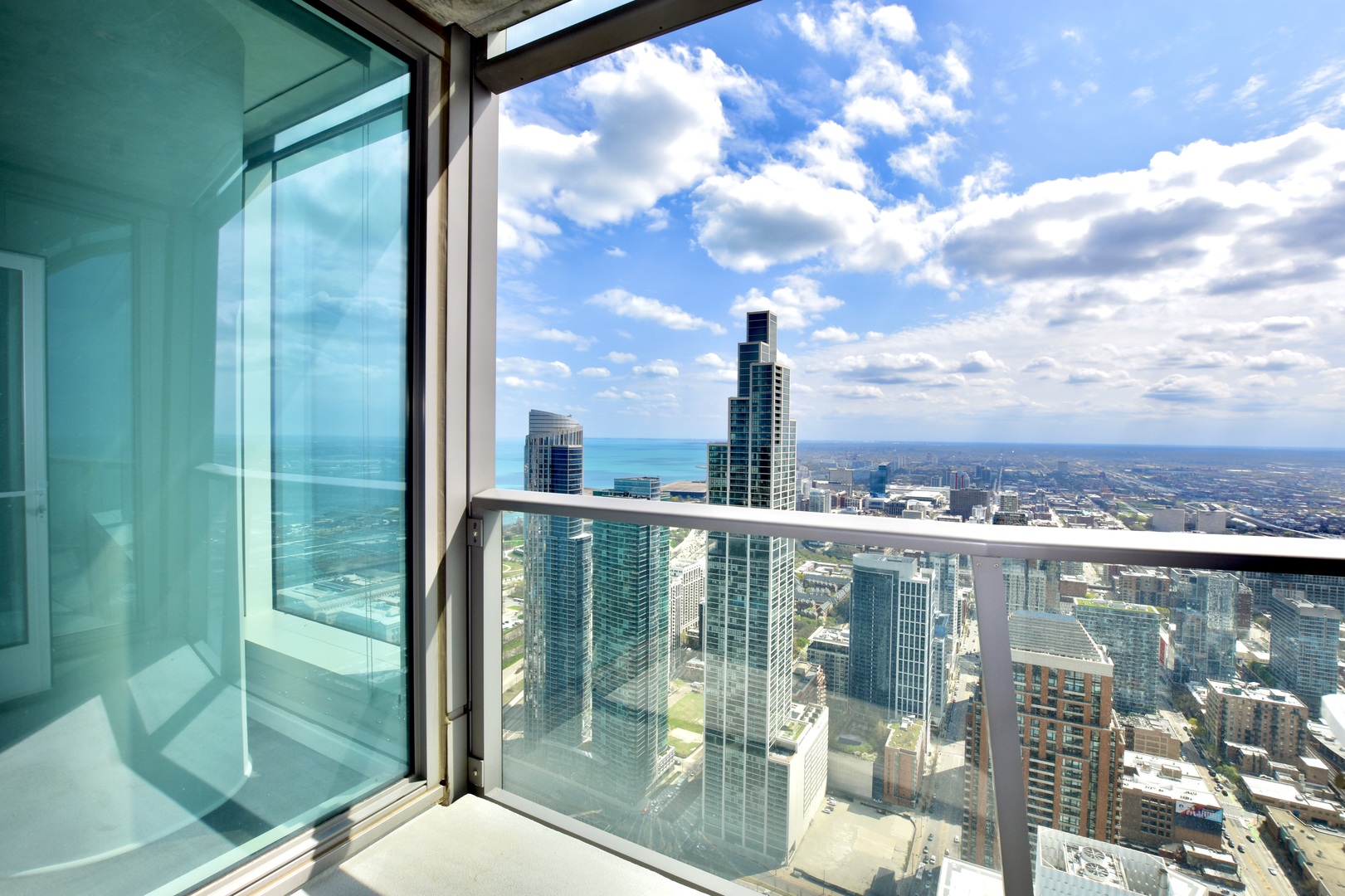 1000 S Michigan Avenue 6705 Property Photo 16