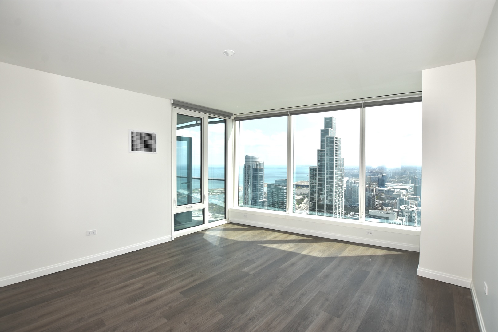 1000 S Michigan Avenue 6705 Property Photo 21