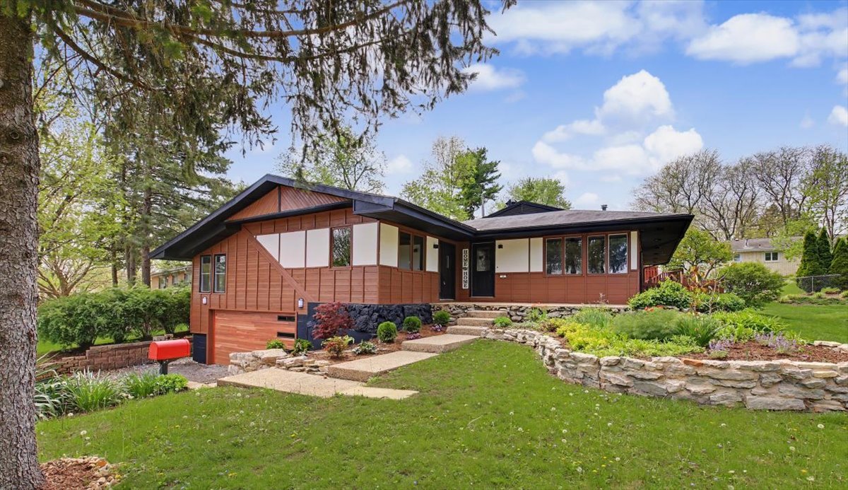 2 Walton Place Property Photo 1