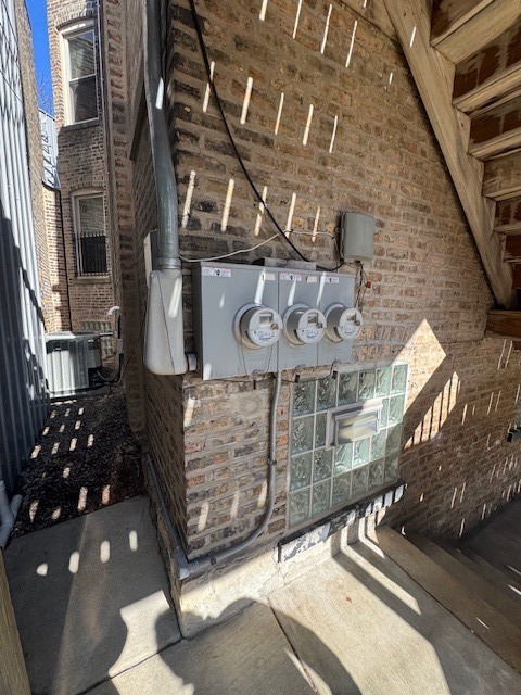 3041 W Fullerton Avenue Property Photo 8