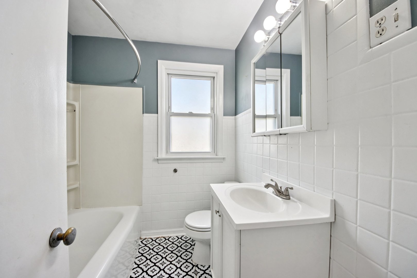 6254 W Barry Avenue Property Photo 15