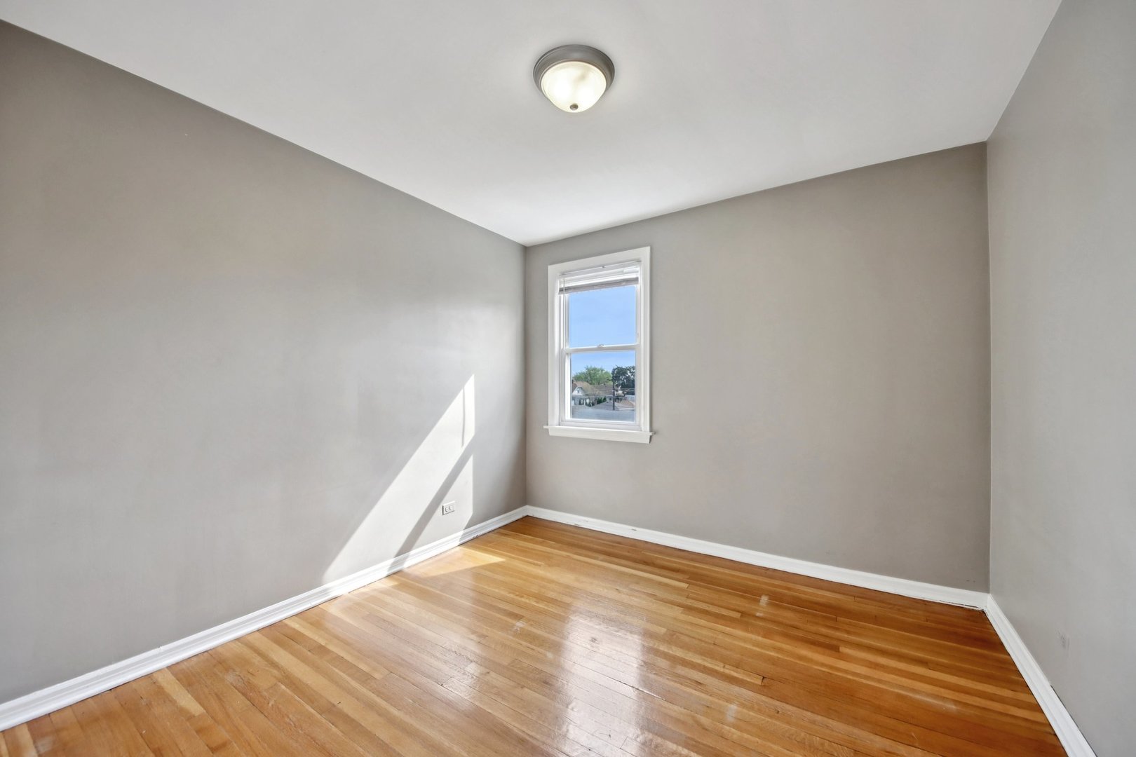 6254 W Barry Avenue Property Photo 16