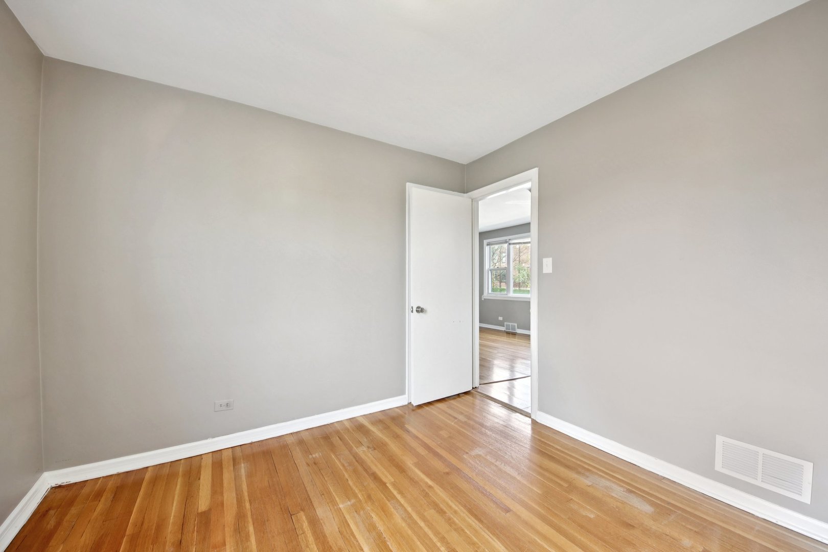 6254 W Barry Avenue Property Photo 17
