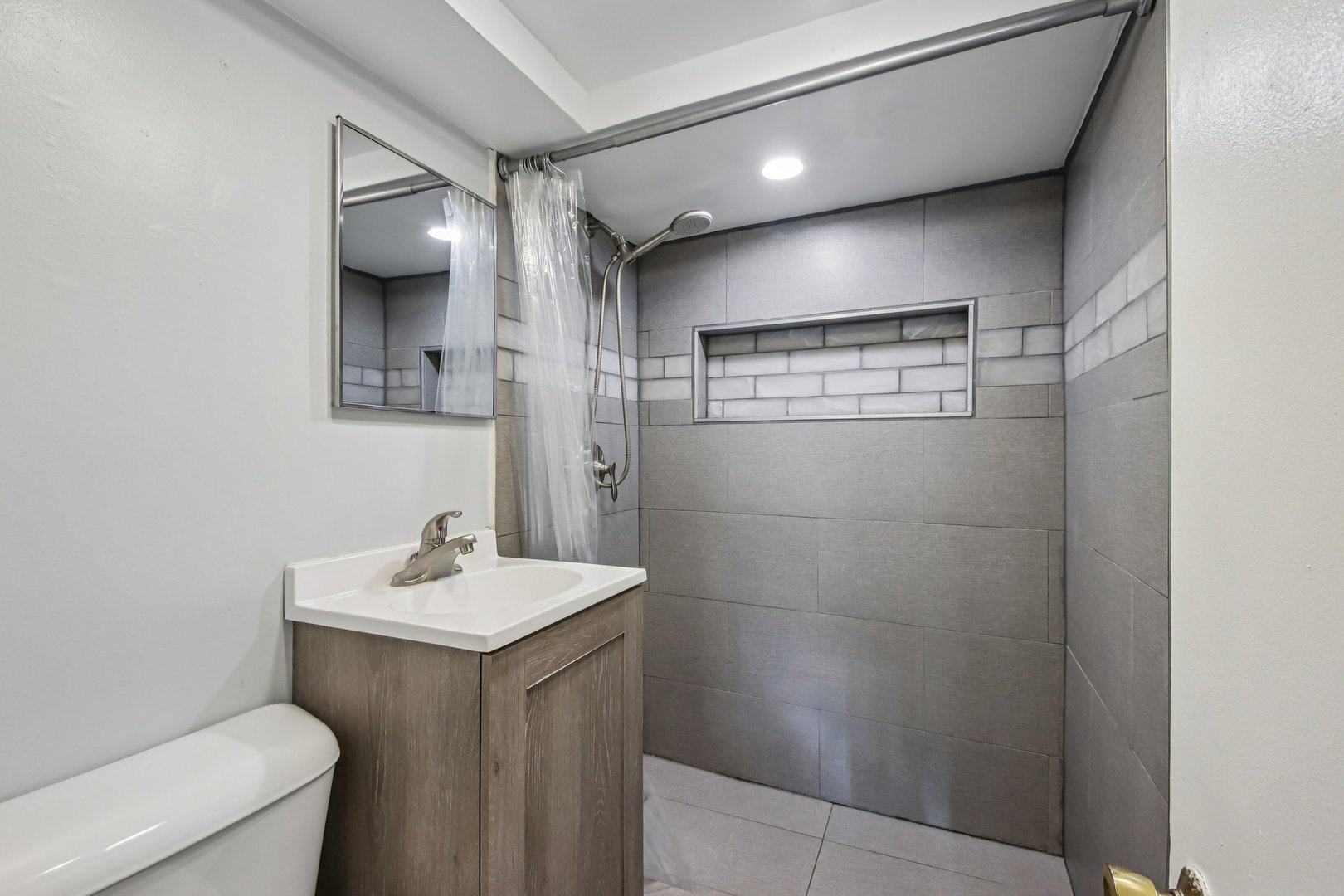 6254 W Barry Avenue Property Photo 26